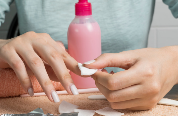 How to Make Nail Polish Remover at Home